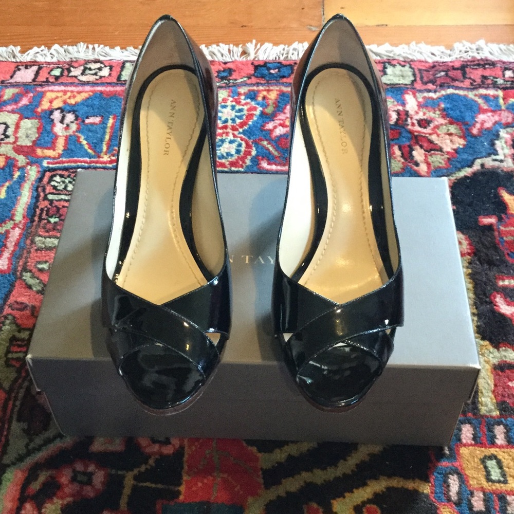 Ann Taylor Black Patent Leather Heal