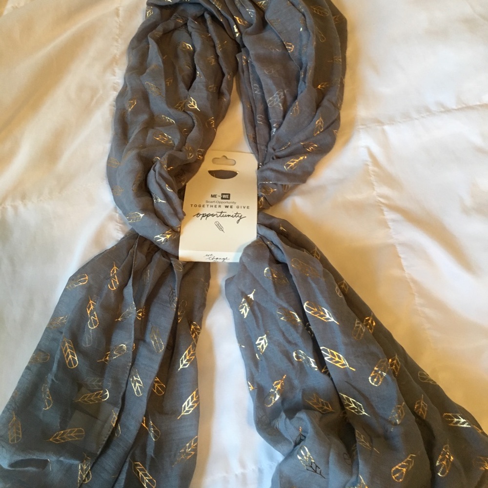 Cute and stylish scarf
