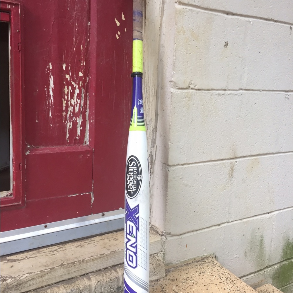 Used 2016 Xeno Louisville Slugger Softball Bat