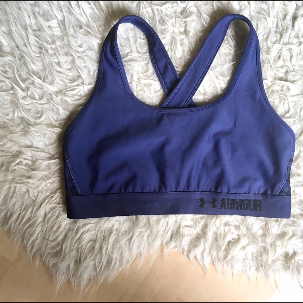 Under Armour sports bra deleting 5/5 make an offer
