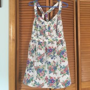 🌺 NWOT - FLORAL SKATER STYLE DRESS 🌺