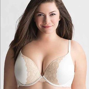 Cacique 38F Smooth Boost Plunge Bra Ivory w/Lace