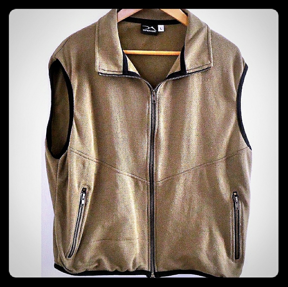 Comfortable versatile khaki vest L
