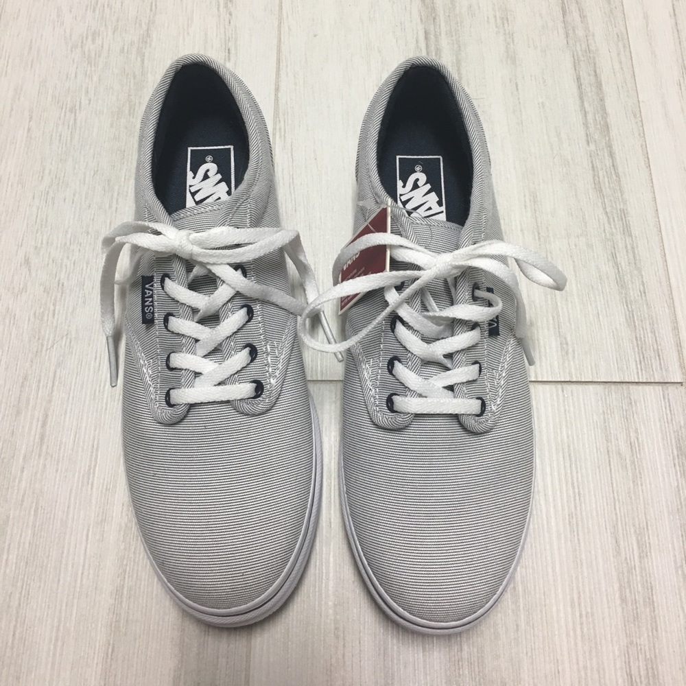 NEVER WORN - Vans