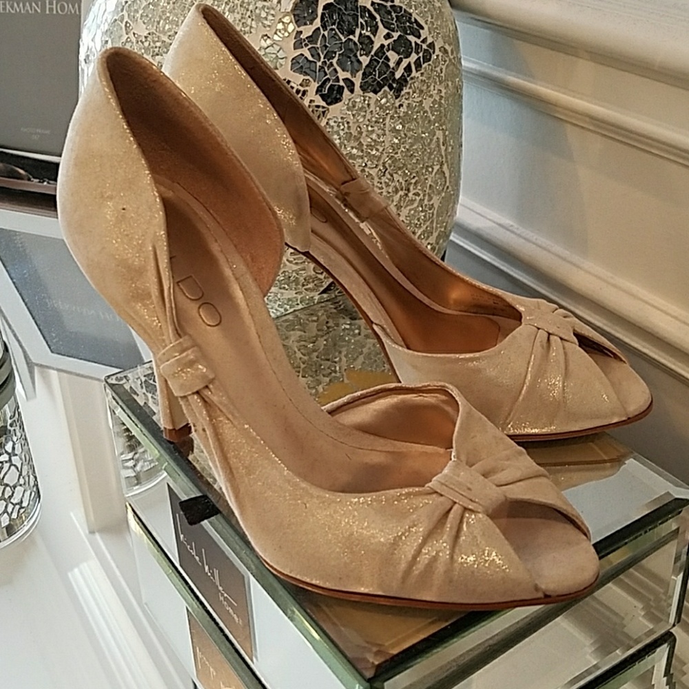 Aldo peep toe pump heel