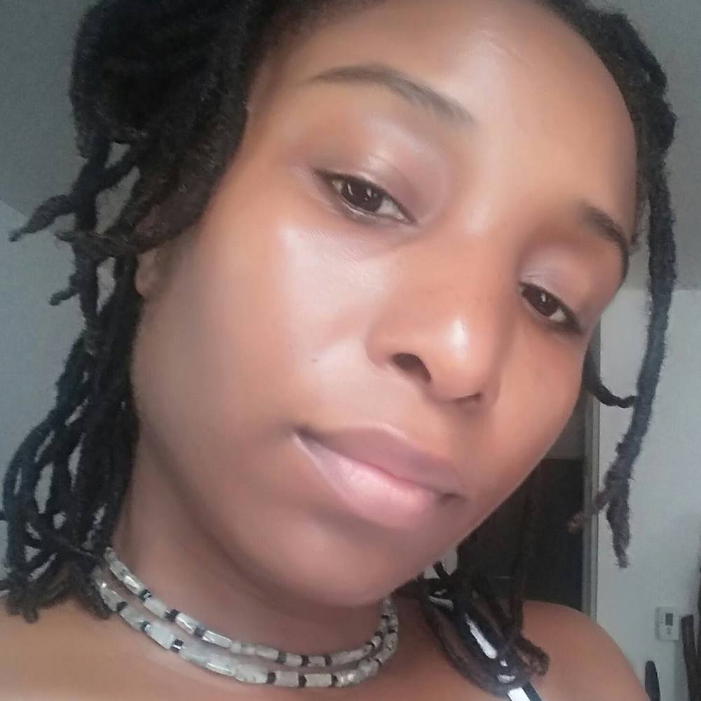 Meet your Posher, Aiisha