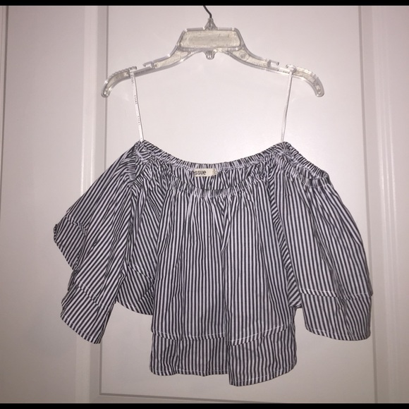 Never Worn Super Cute Off the Shoulder Striped Top - Picture 1 of 2