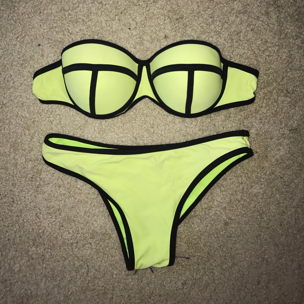 Neon Yellow Triangl Bikini. size XS
