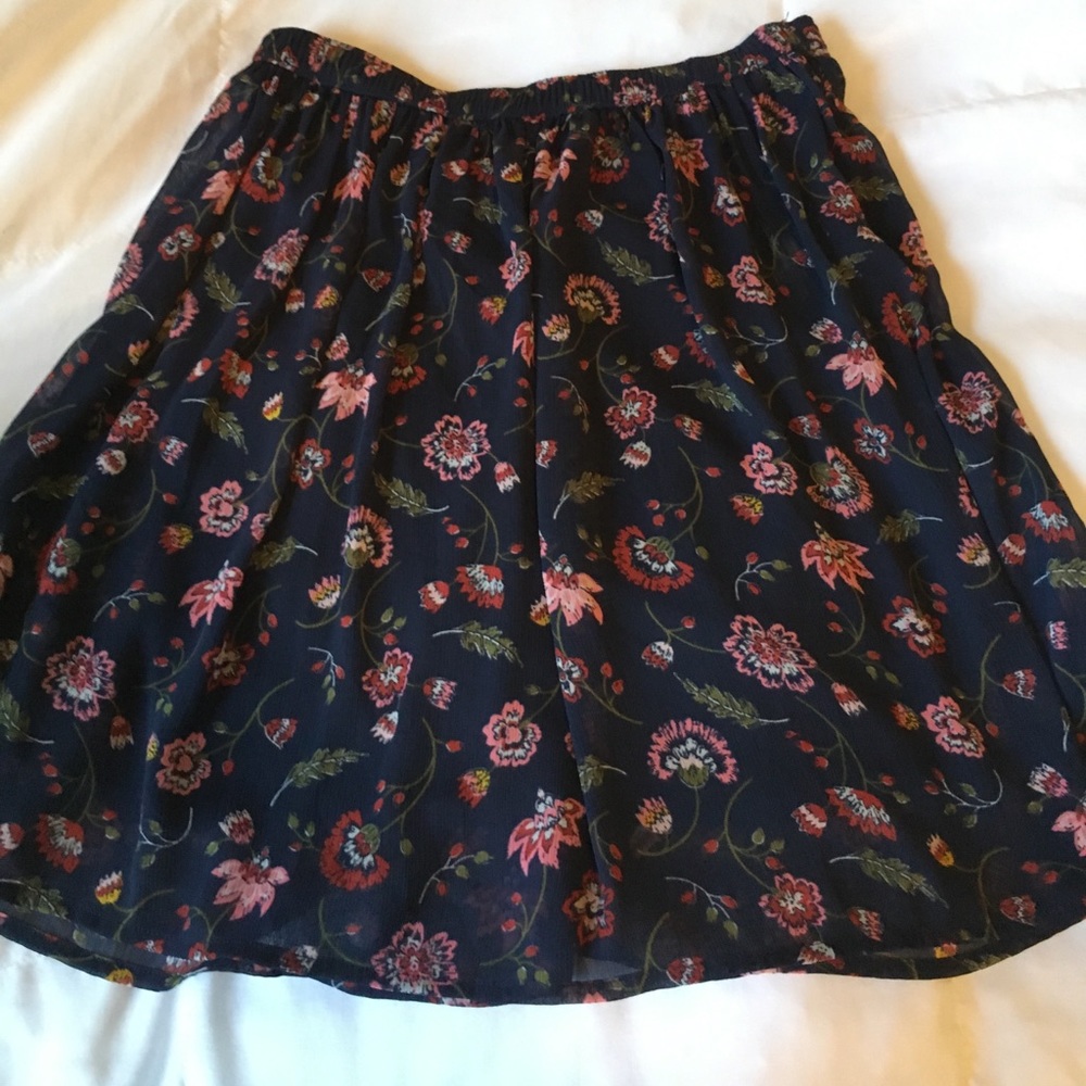 Light flowy skirt!