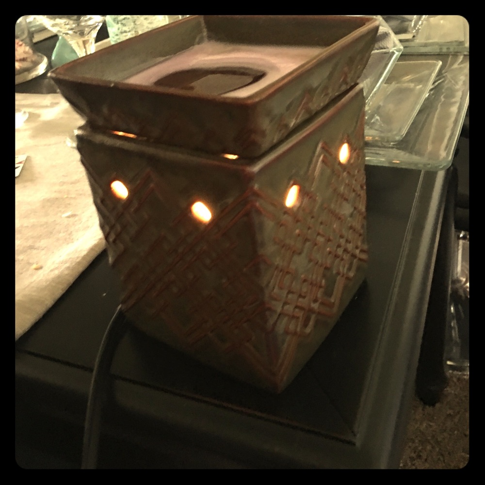 Green and brown scentsy
