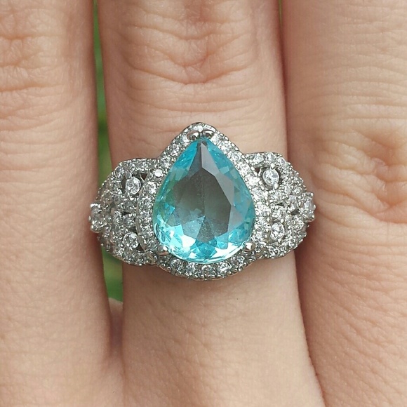 Classy Aquamarine Ring - Picture 1 of 4