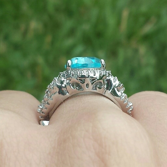 Classy Aquamarine Ring - Picture 2 of 4