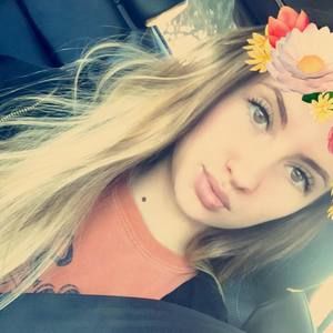 Meet your Posher, Kayla