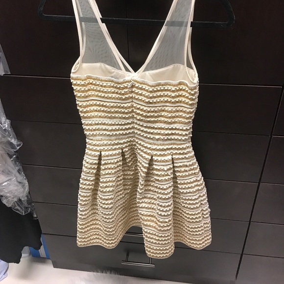 Gold and cream color dress - Picture 2 of 4