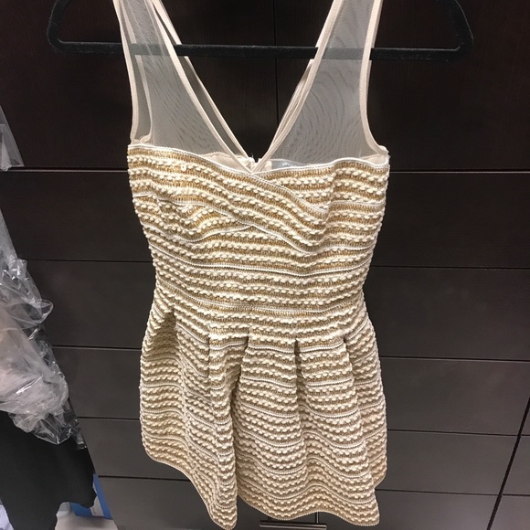 Gold and cream color dress - Picture 3 of 4