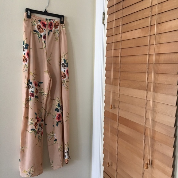 Last ✨New Anna Nude 2 PC Floral Pant Set - Picture 7 of 8