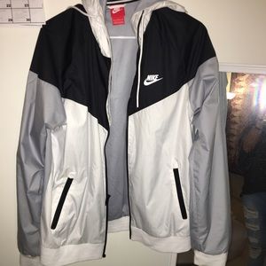 nike windbreaker/rain jacket