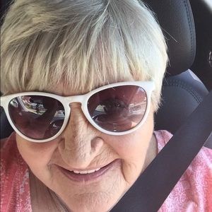 Meet your Posher, Eileen