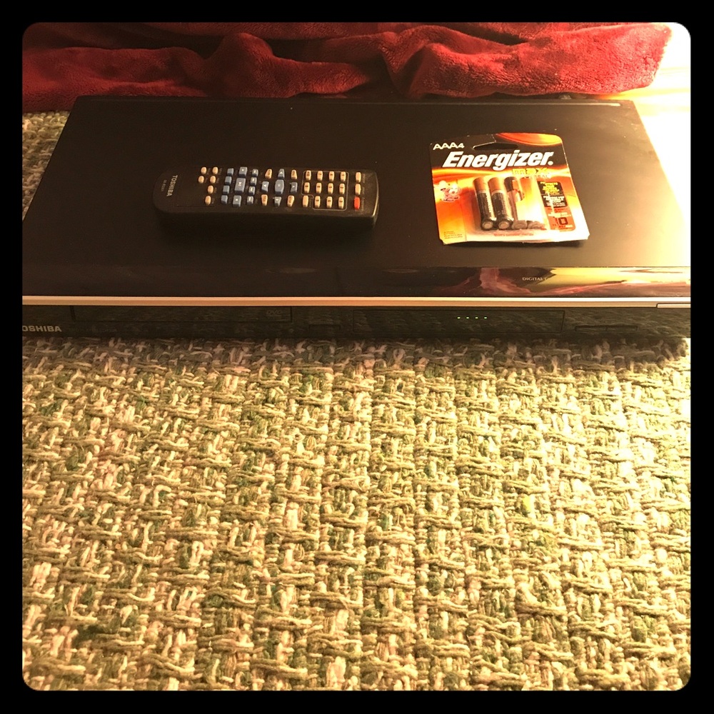 DOLBY SD4300 DVD PLAYER & MOVIES!!