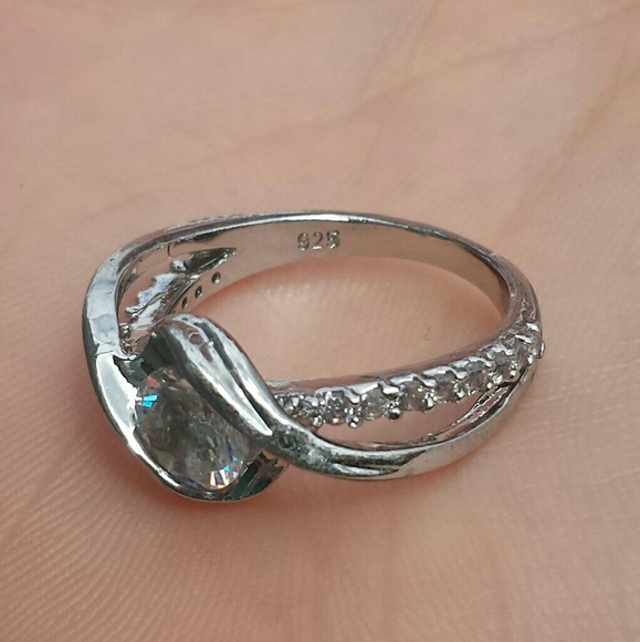 Twisted White Topaz Ring - Picture 3 of 4