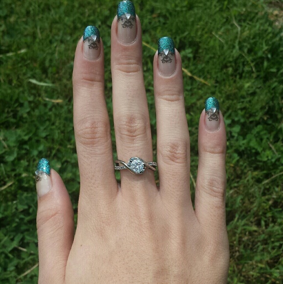 Twisted White Topaz Ring - Picture 4 of 4