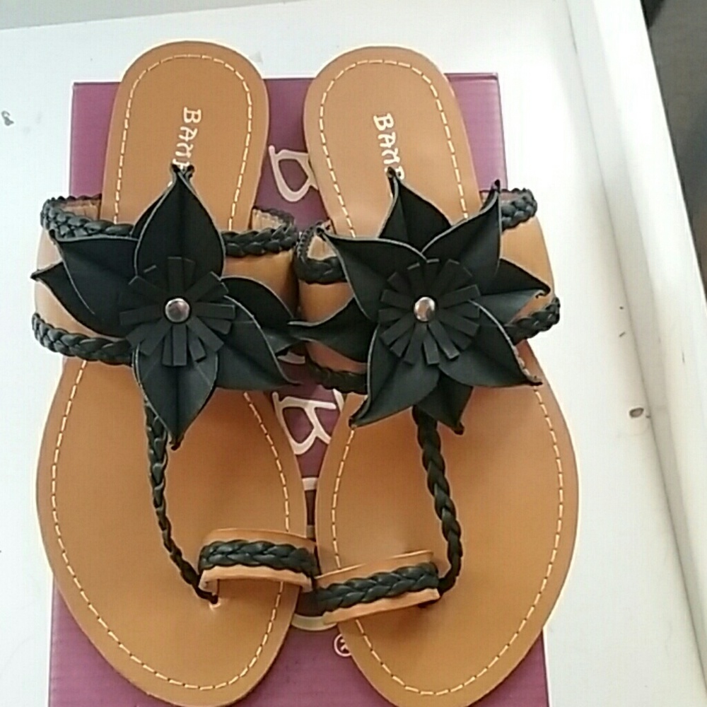 New Thong Sandals Sz 7