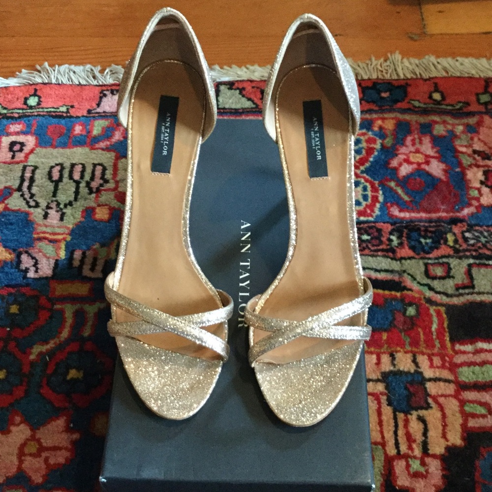 Gorgeous Ann Taylor Gold Shimmer Heals