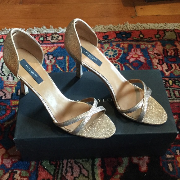 Gorgeous Ann Taylor Gold Shimmer Heals - Picture 2 of 5