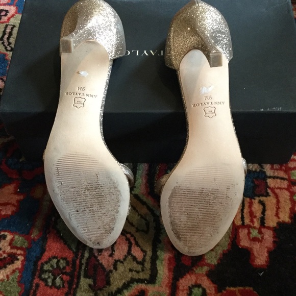 Gorgeous Ann Taylor Gold Shimmer Heals - Picture 3 of 5