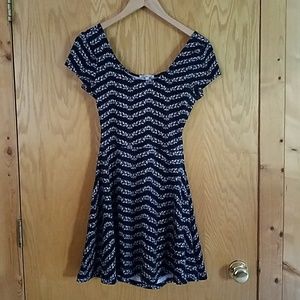 short sleeve black dress