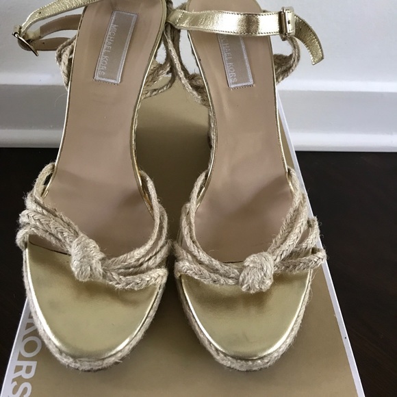 Michael KORS shoes size 9 - Picture 5 of 6