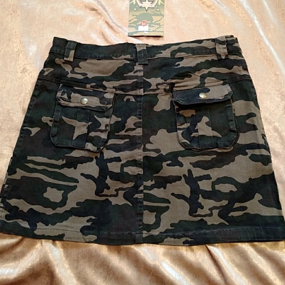 Camouflage Mini Skirt - Picture 3 of 3