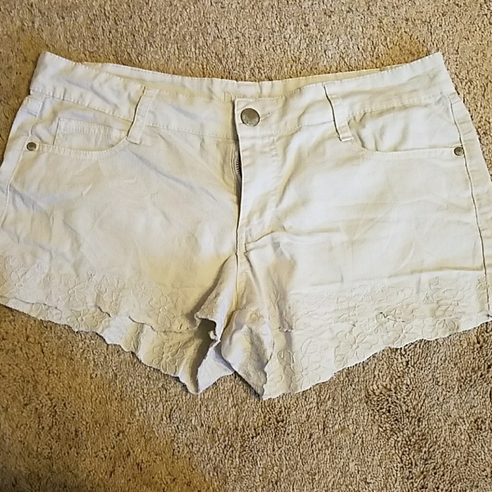 Decree off white jean shorts