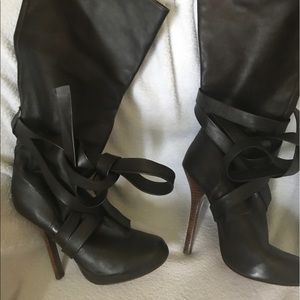 leather boots w leather wrap can be taken off