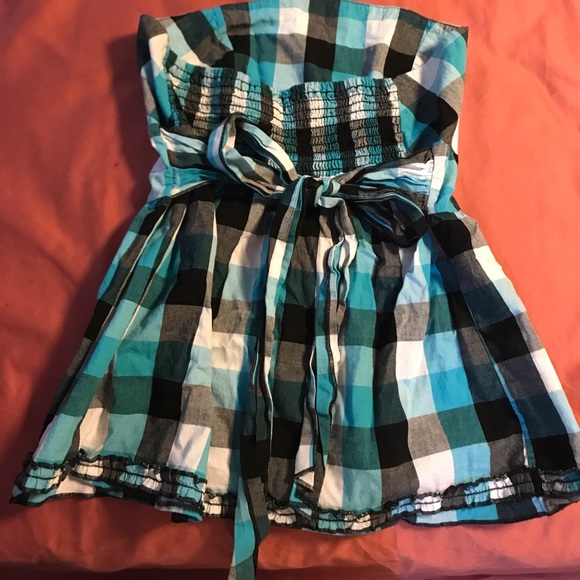 Cute top! - Picture 2 of 2