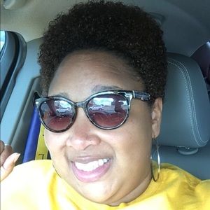 Meet your Posher, Vanessa