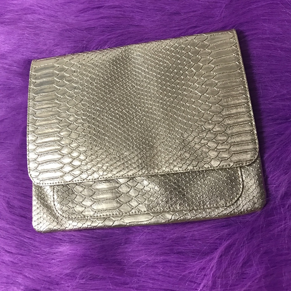 Gold clutch