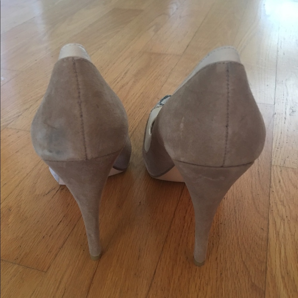 Heels - Picture 3 of 4