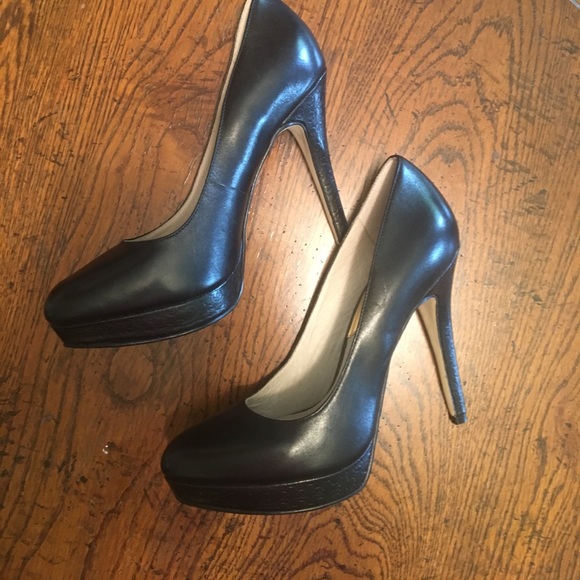 Size 7 1/2 Michael Kors Heels - Picture 2 of 5
