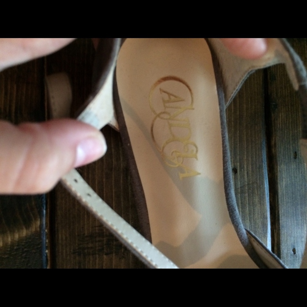 Candela Anthropologie Burton Gray Suede Flats 9.5 - Picture 4 of 4