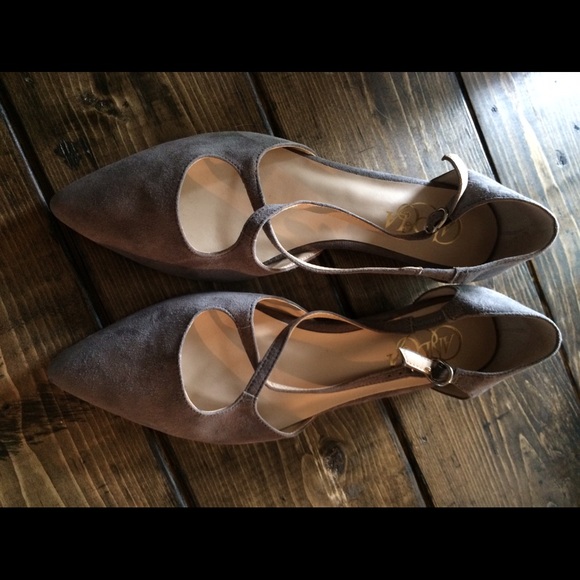Candela Anthropologie Burton Gray Suede Flats 9.5 - Picture 2 of 4