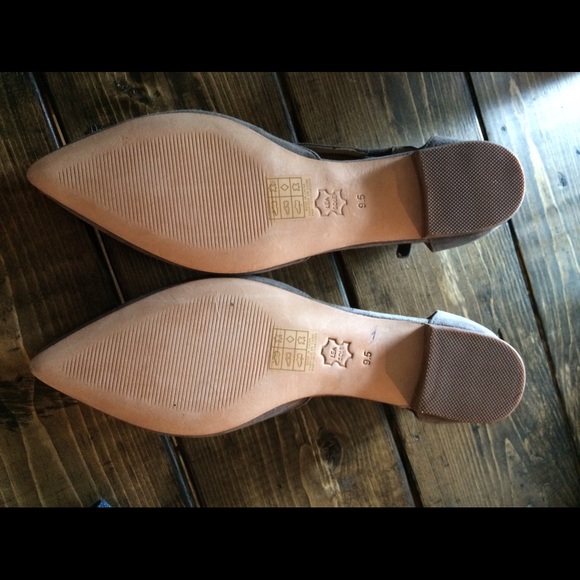 Candela Anthropologie Burton Gray Suede Flats 9.5 - Picture 3 of 4