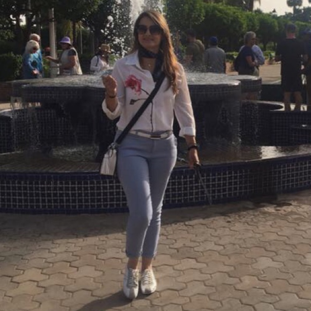 Meet your Posher, Lida