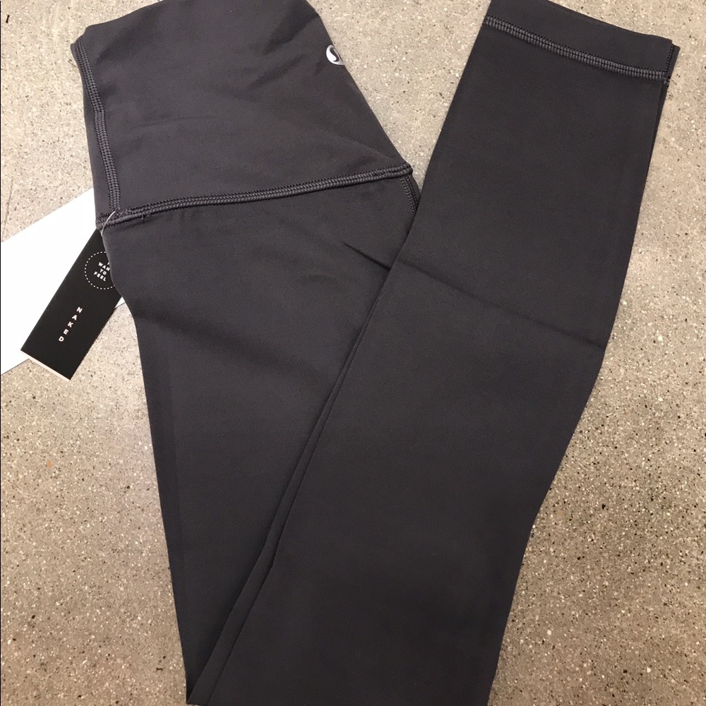 Lululemon Dark Carbon Align Pants Size 2