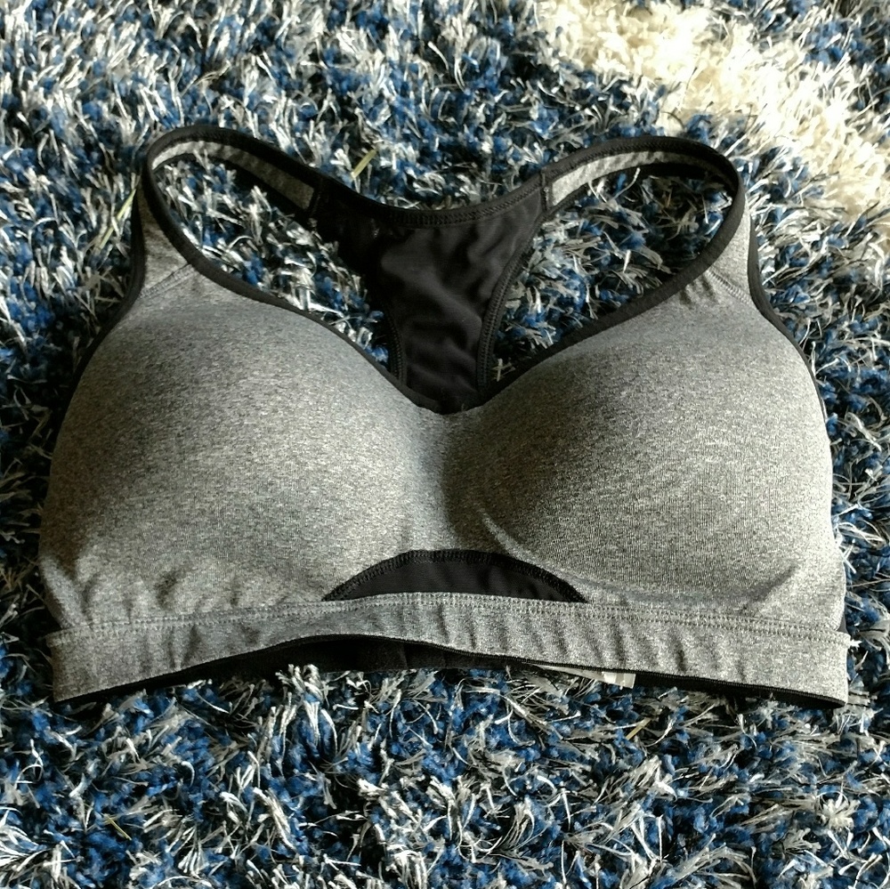 Old navy sports bra size 34D