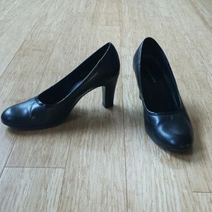 Classic black pumps