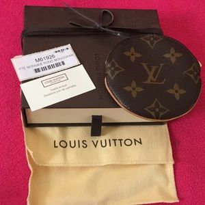 Louis Vuitton Round coin purse
