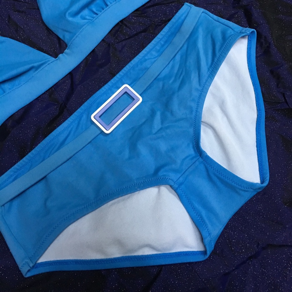 Victoria's Secret Bikini - Picture 2 of 8