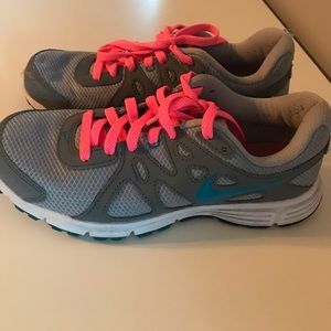 Nike Revolution 2 tennis/running shoes!
