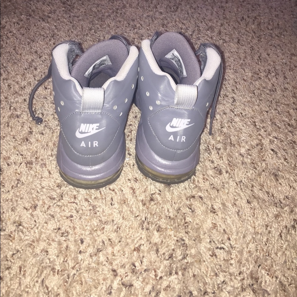 GRAY NIKE AIR MAX GRAY BARKLEYS- SIZE 5.5